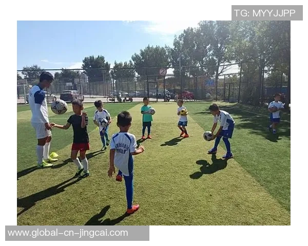 朗跃足球俱乐部携手青少年培养计划助力足球梦想成真